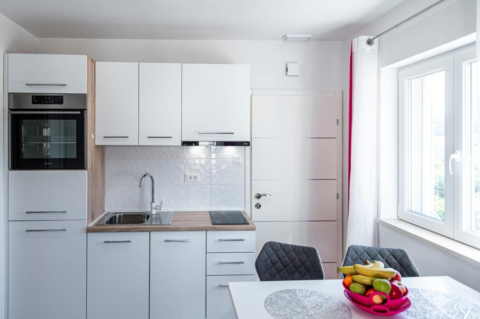 Apartments Kiki Mlini Eksteriør bilde
